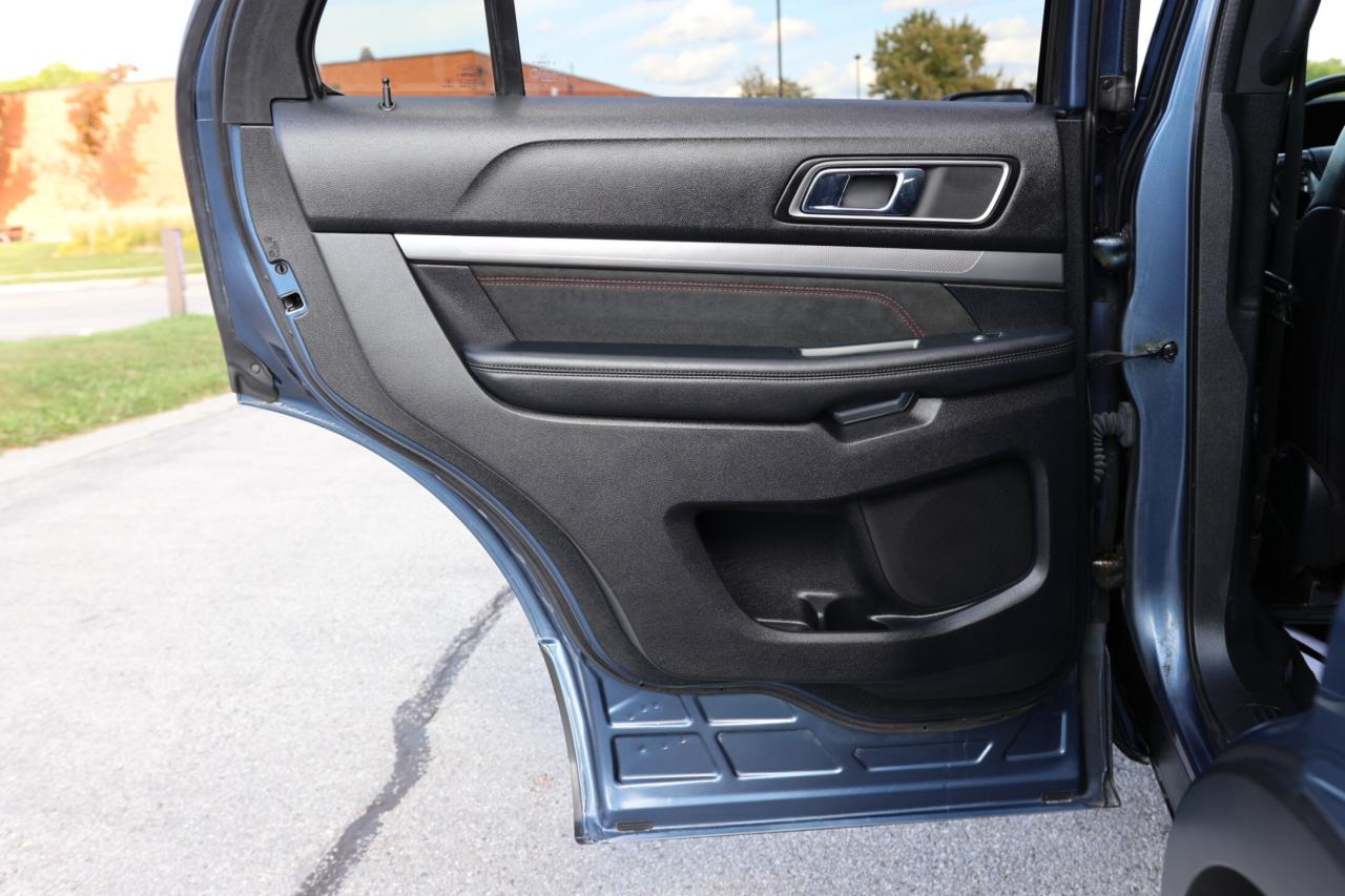 2019 Ford Explorer XLT-4WD-7 PASS/NAV/LEATHER/PANOROOF/B CAM/P SEATS/ Photo