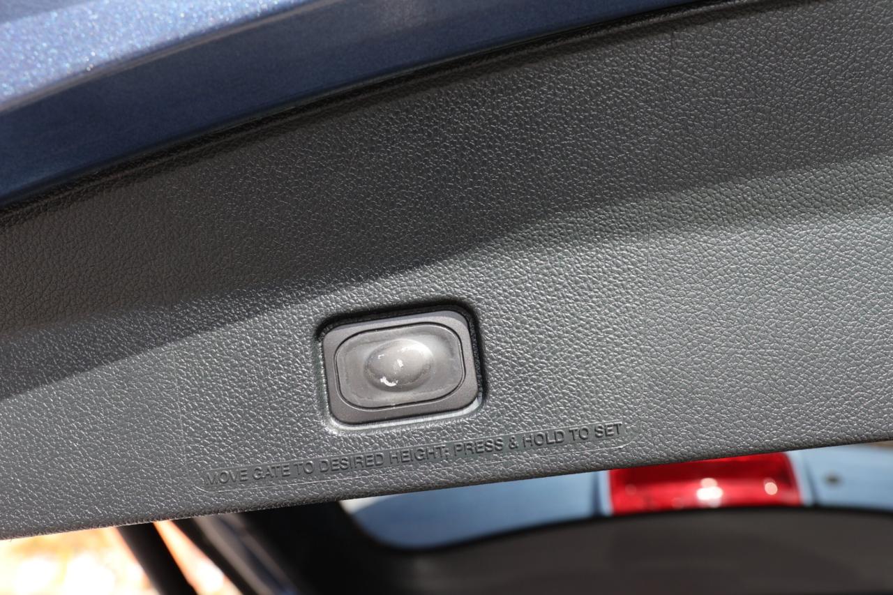 2019 Ford Explorer XLT-4WD-7 PASS/NAV/LEATHER/PANOROOF/B CAM/P SEATS/ Photo