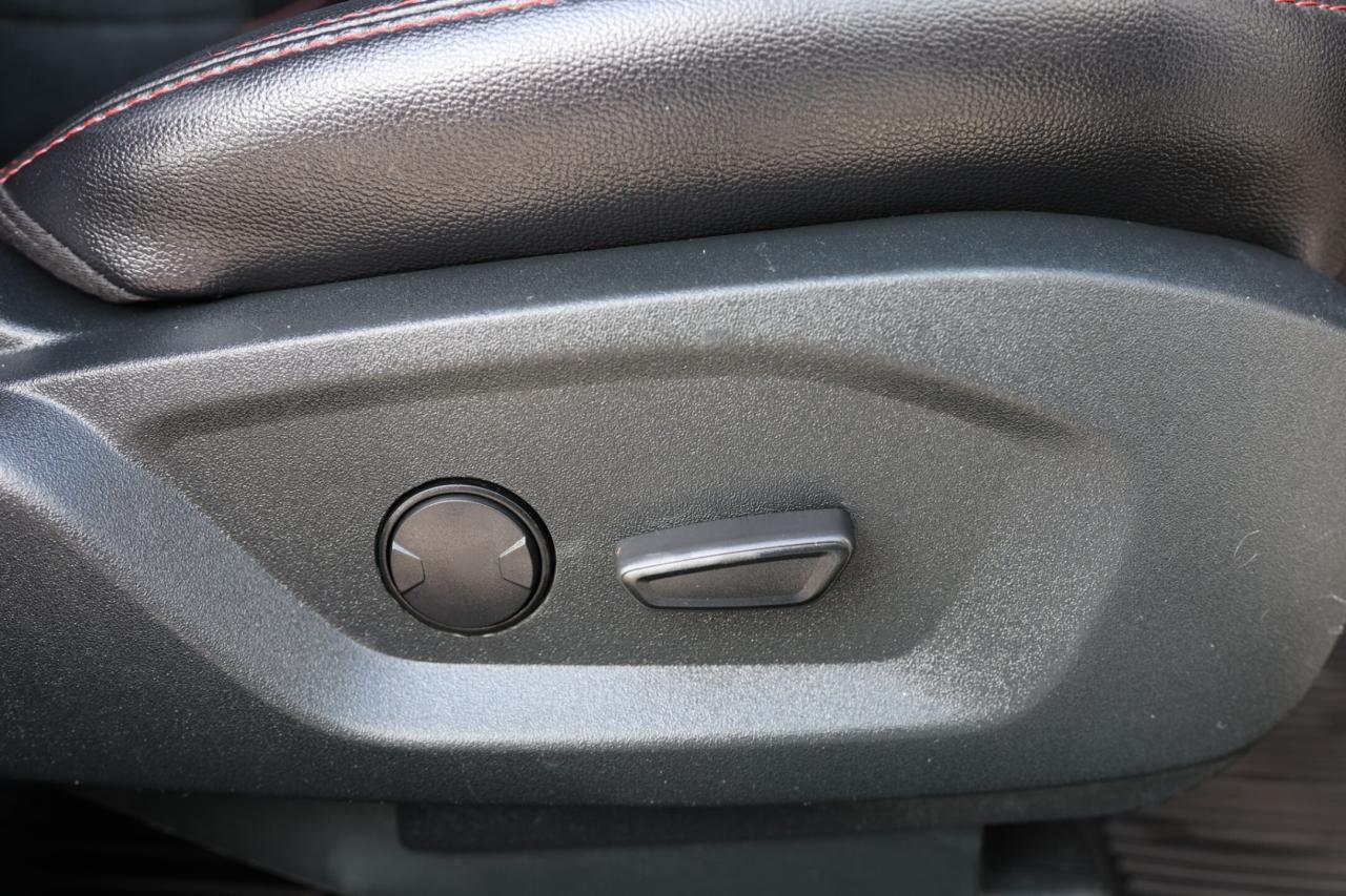 2019 Ford Explorer XLT-4WD-7 PASS/NAV/LEATHER/PANOROOF/B CAM/P SEATS/ Photo