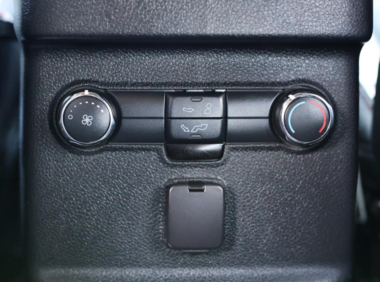 2019 Ford Explorer XLT-4WD-7 PASS/NAV/LEATHER/PANOROOF/B CAM/P SEATS/ Photo