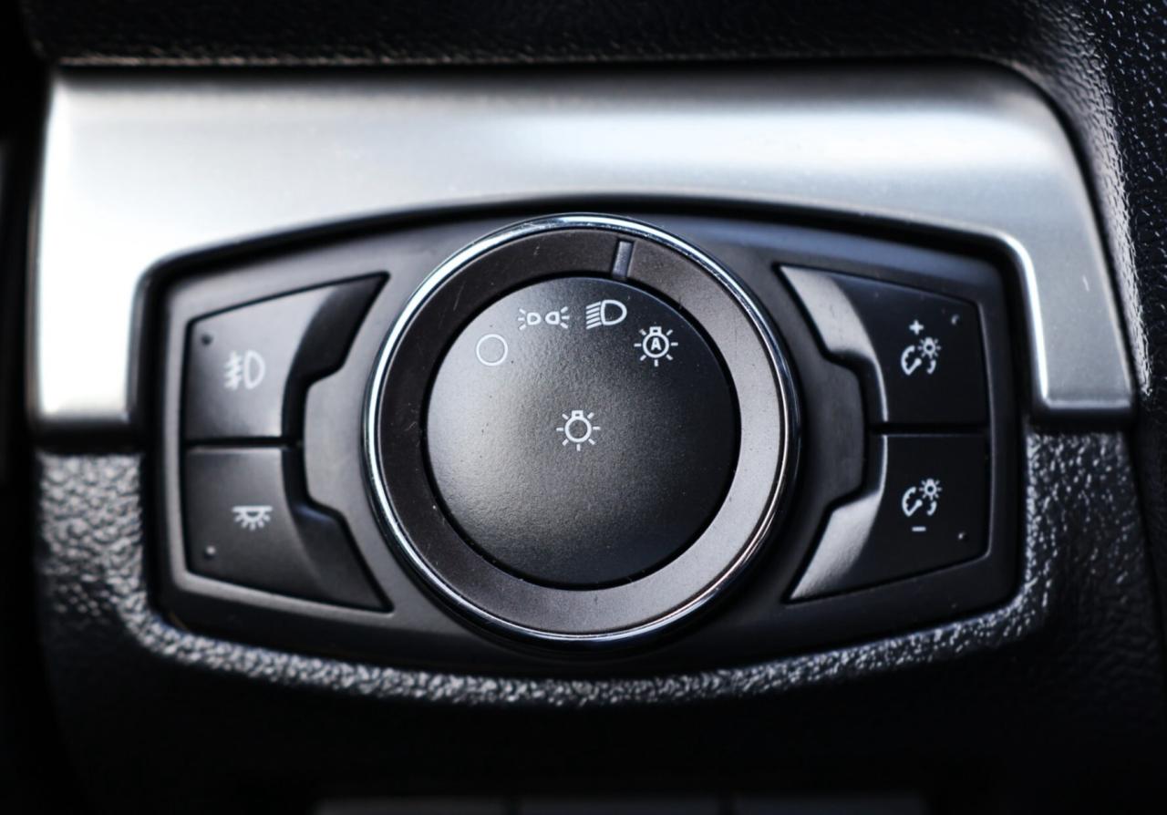 2019 Ford Explorer XLT-4WD-7 PASS/NAV/LEATHER/PANOROOF/B CAM/P SEATS/ Photo