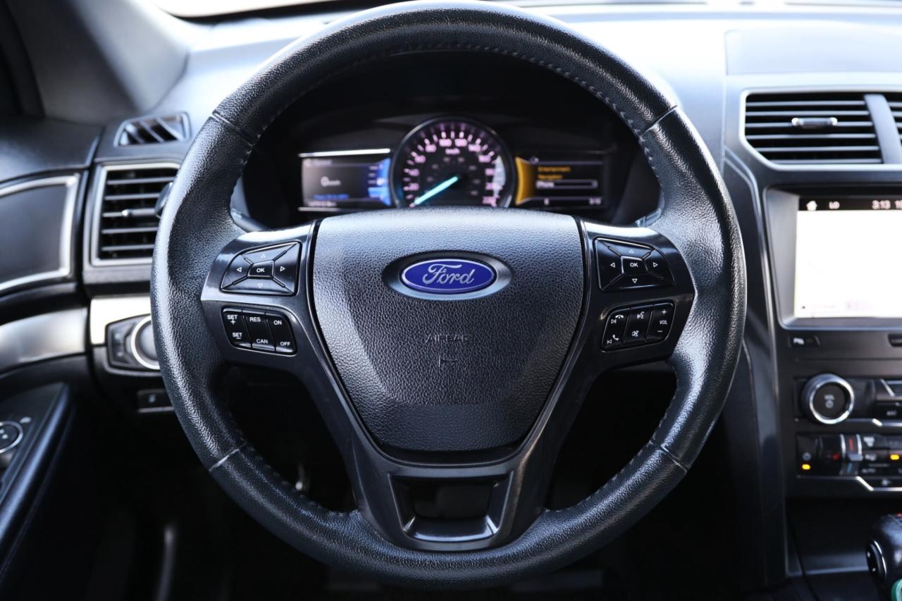 2019 Ford Explorer XLT-4WD-7 PASS/NAV/LEATHER/PANOROOF/B CAM/P SEATS/ Photo