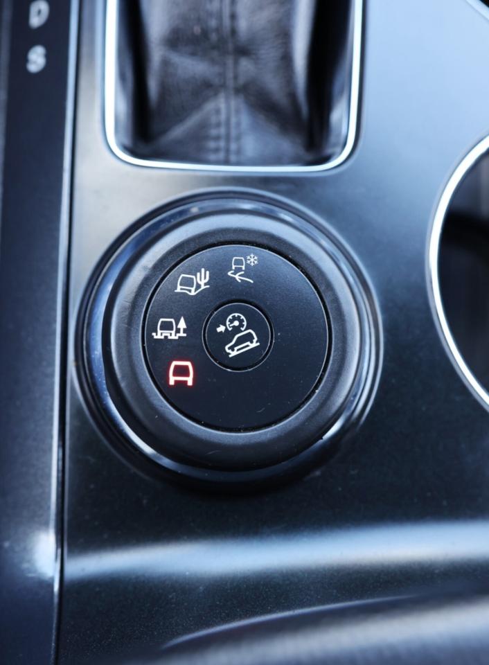 2019 Ford Explorer XLT-4WD-7 PASS/NAV/LEATHER/PANOROOF/B CAM/P SEATS/ Photo