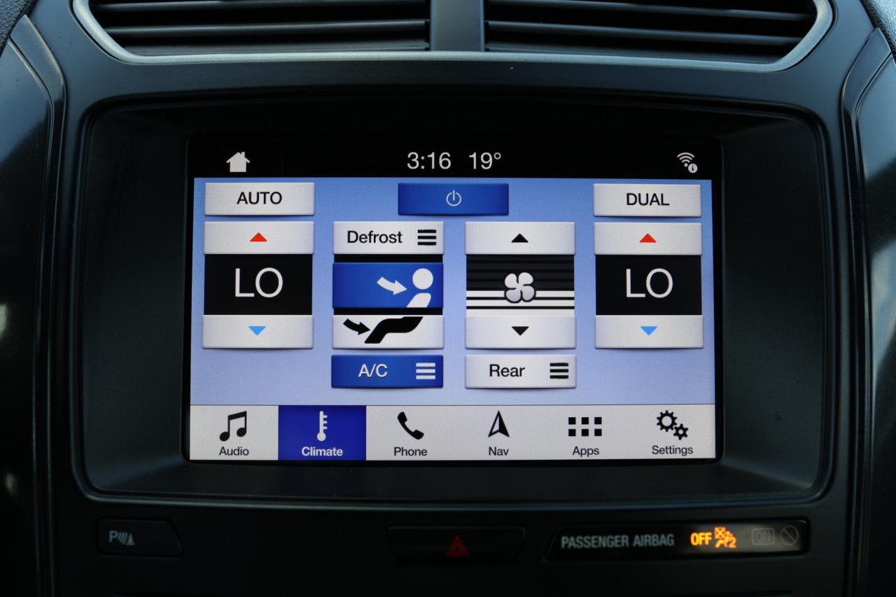 2019 Ford Explorer XLT-4WD-7 PASS/NAV/LEATHER/PANOROOF/B CAM/P SEATS/ Photo