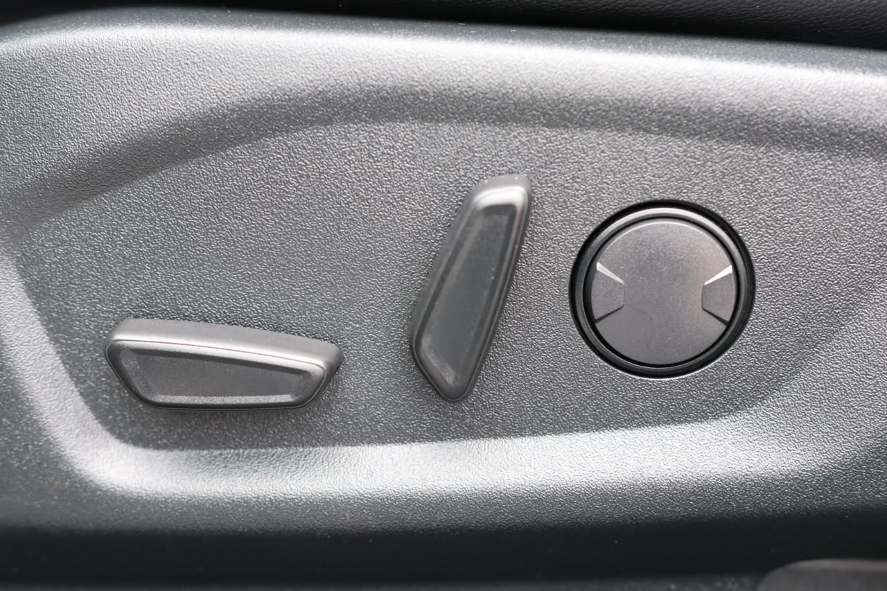 2019 Ford Explorer XLT-4WD-7 PASS/NAV/LEATHER/PANOROOF/B CAM/P SEATS/ Photo