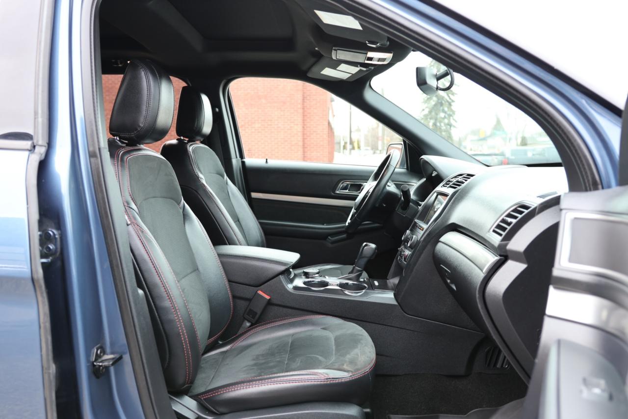 2019 Ford Explorer XLT-4WD-7 PASS/NAV/LEATHER/PANOROOF/B CAM/P SEATS/ Photo