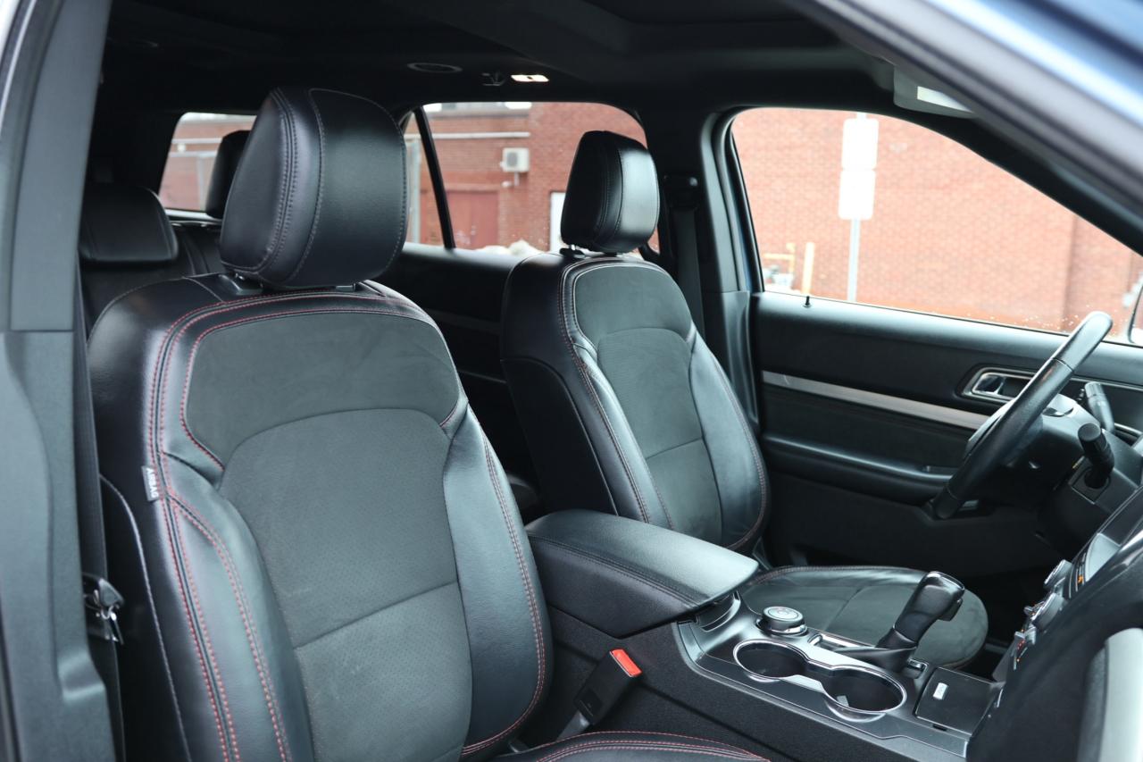 2019 Ford Explorer XLT-4WD-7 PASS/NAV/LEATHER/PANOROOF/B CAM/P SEATS/ Photo