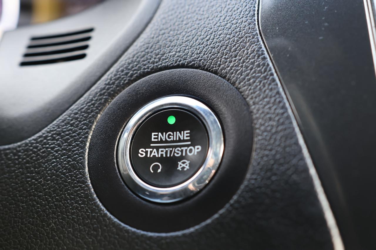 2019 Ford Explorer XLT-4WD-7 PASS/NAV/LEATHER/PANOROOF/B CAM/P SEATS/ Photo