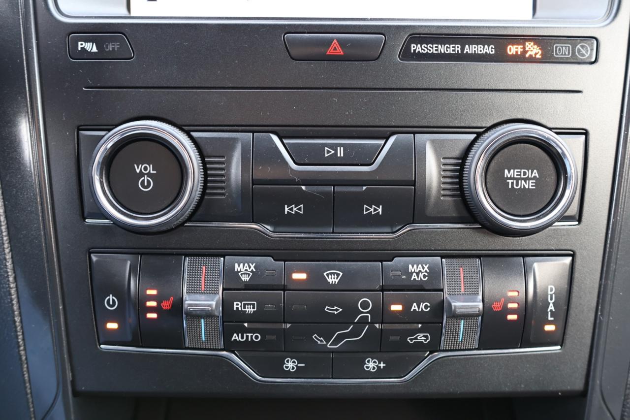 2019 Ford Explorer XLT-4WD-7 PASS/NAV/LEATHER/PANOROOF/B CAM/P SEATS/ Photo