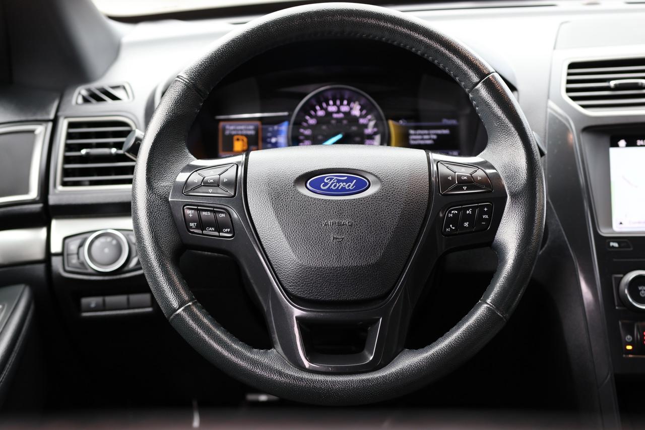 2019 Ford Explorer XLT-4WD-7 PASS/NAV/LEATHER/PANOROOF/B CAM/P SEATS/ Photo