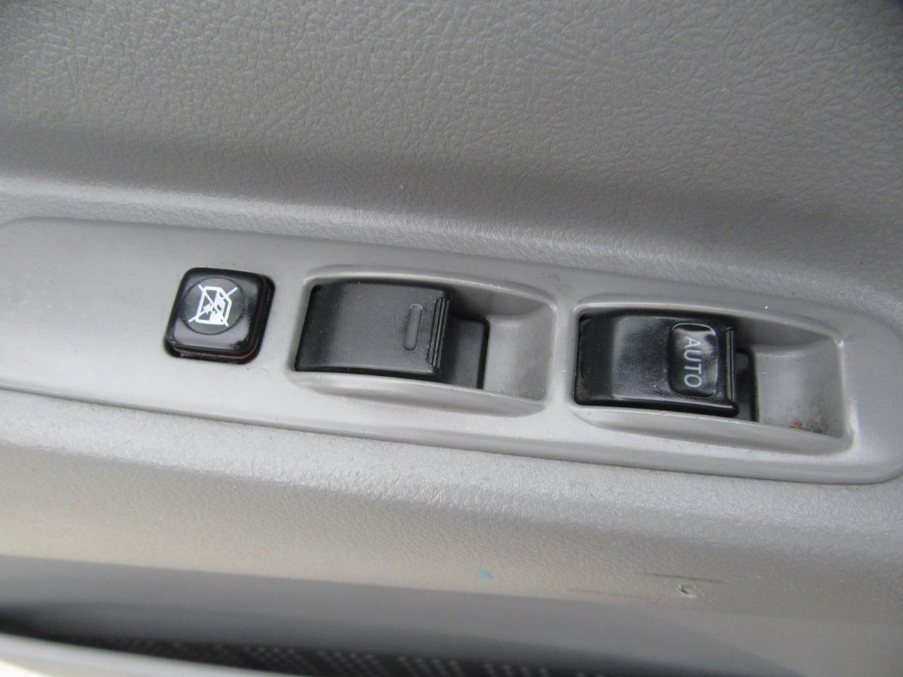 2020 Hino 195 DIESEL 20FT ALUM BOX & CARRIER S7 REEFER SYSTEM Photo