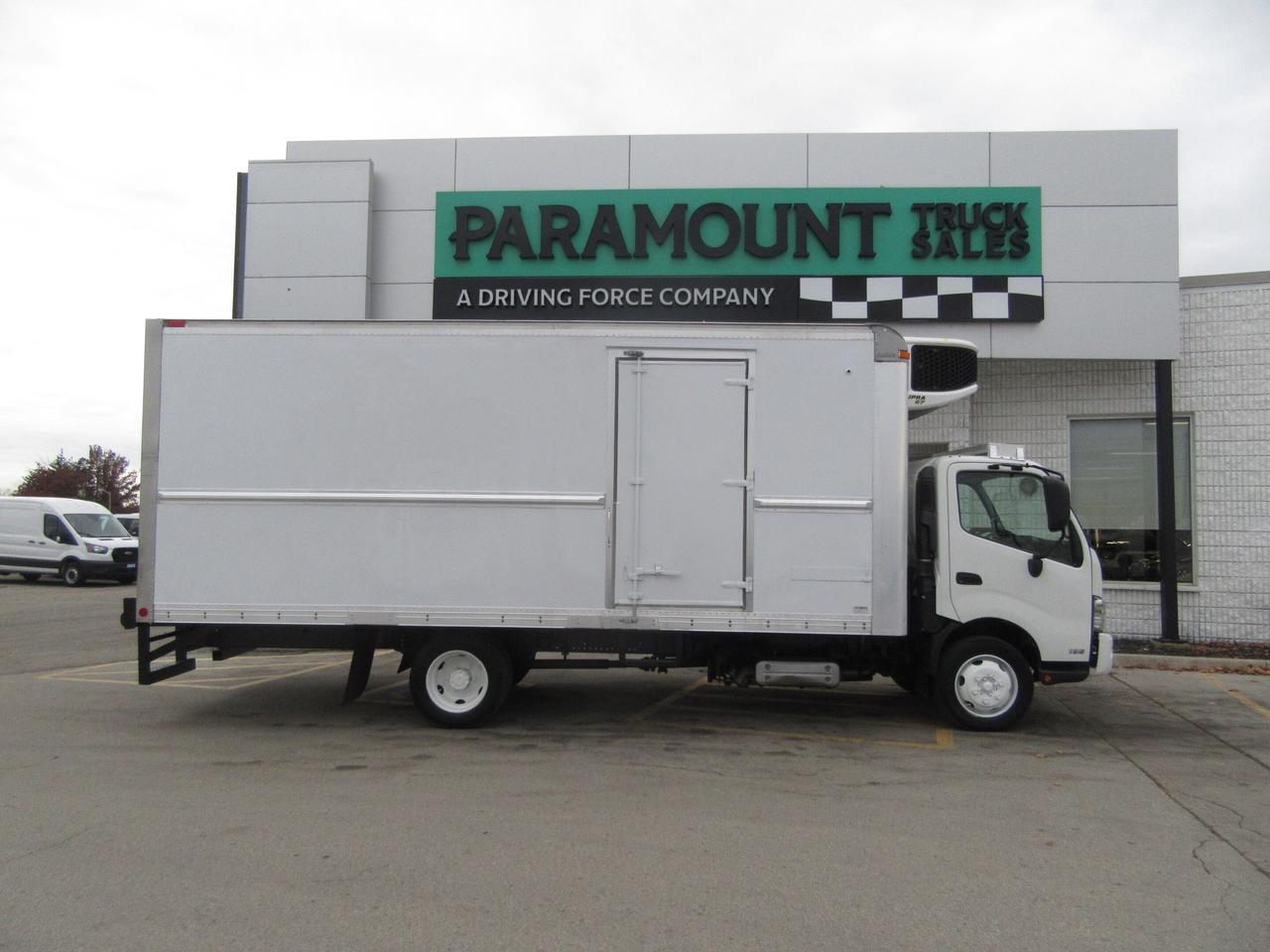 2020 Hino Hino195 DIESEL 20 FT REEFER BOX & CARRIER S7 REEFER SYSTEM Photo