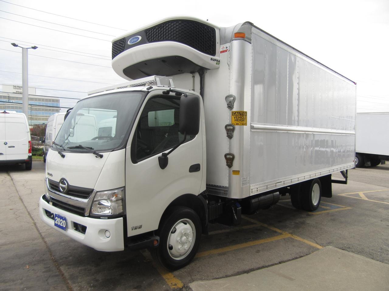 2020 Hino Hino195 DIESEL 20 FT REEFER BOX & CARRIER S7 REEFER SYSTEM Photo