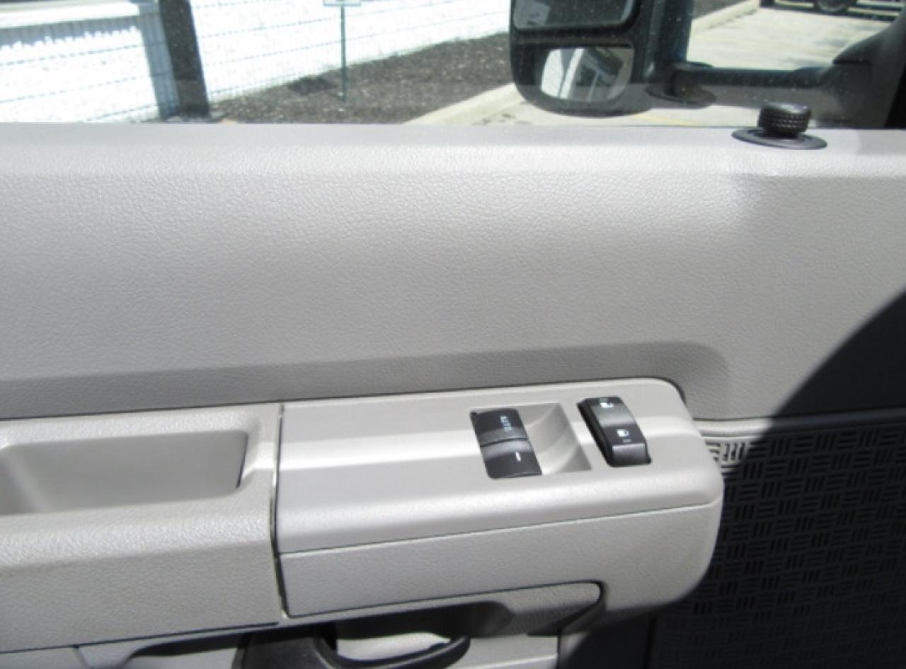 2024 Ford E-450 GAS 16FT HIGH BOX CUBE VAN WITH ROLL OUT RAMP Photo