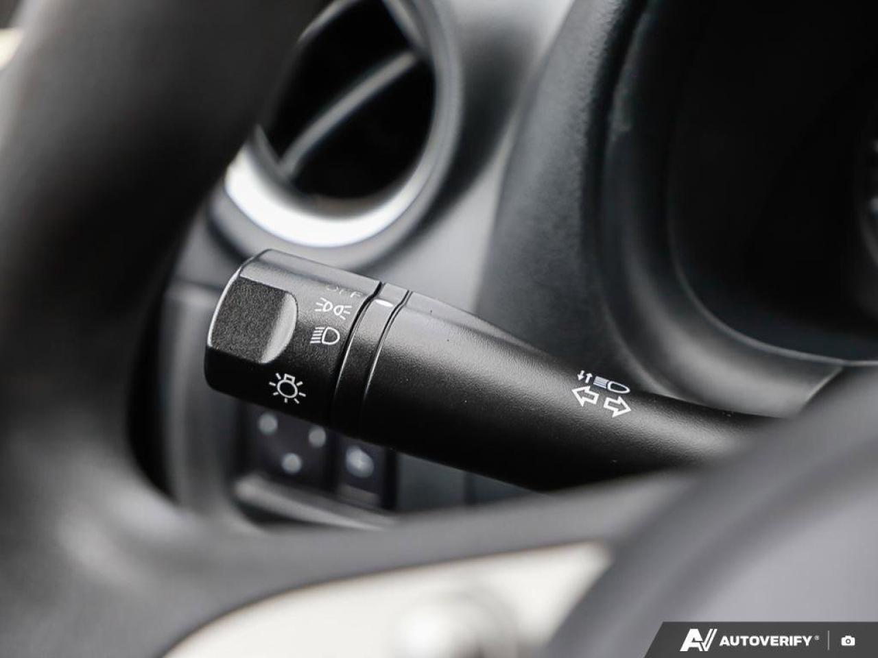 2016 Nissan Micra SVCERTIFIED AS-TRADED, ACCIDENT-FREE, AUTO, CLOTH, Photo