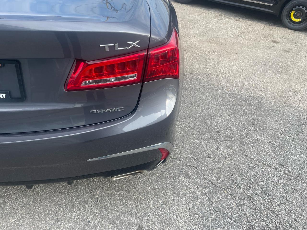 2018 Acura TLX SH-AWD Sedan Photo