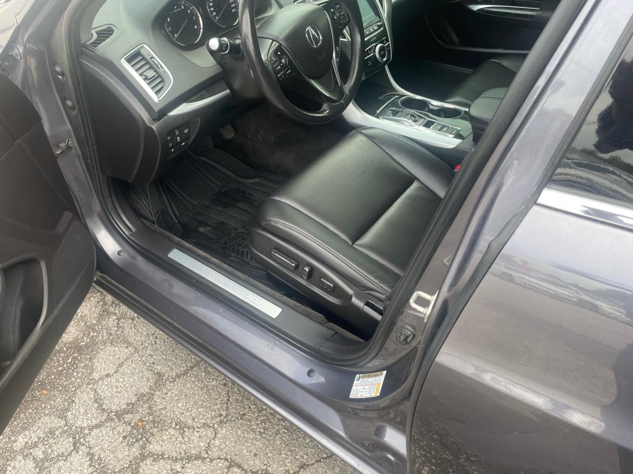 2018 Acura TLX SH-AWD Sedan Photo