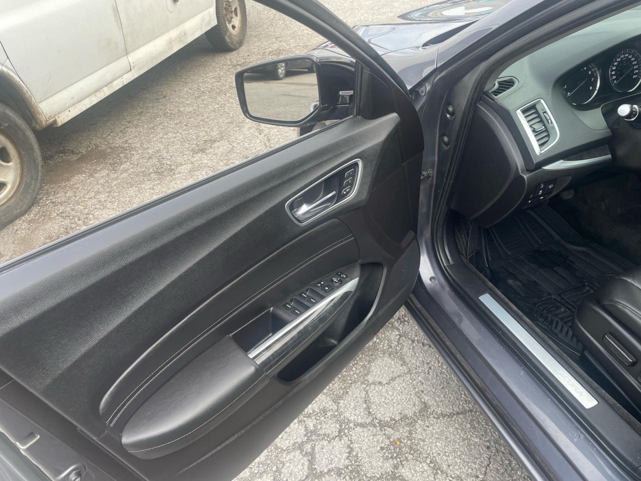 2018 Acura TLX SH-AWD Sedan Photo