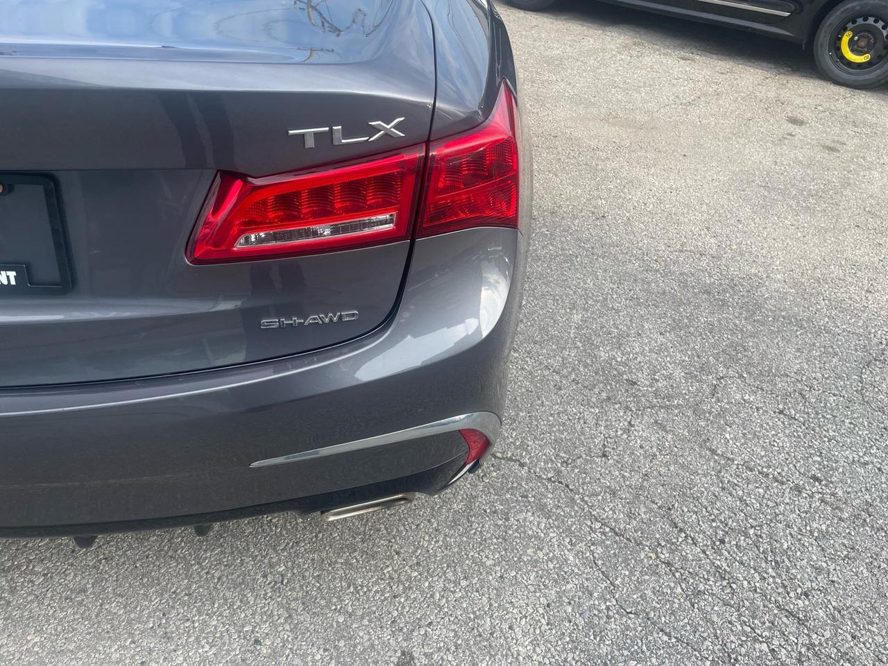 2018 Acura TLX SH-AWD Sedan Photo