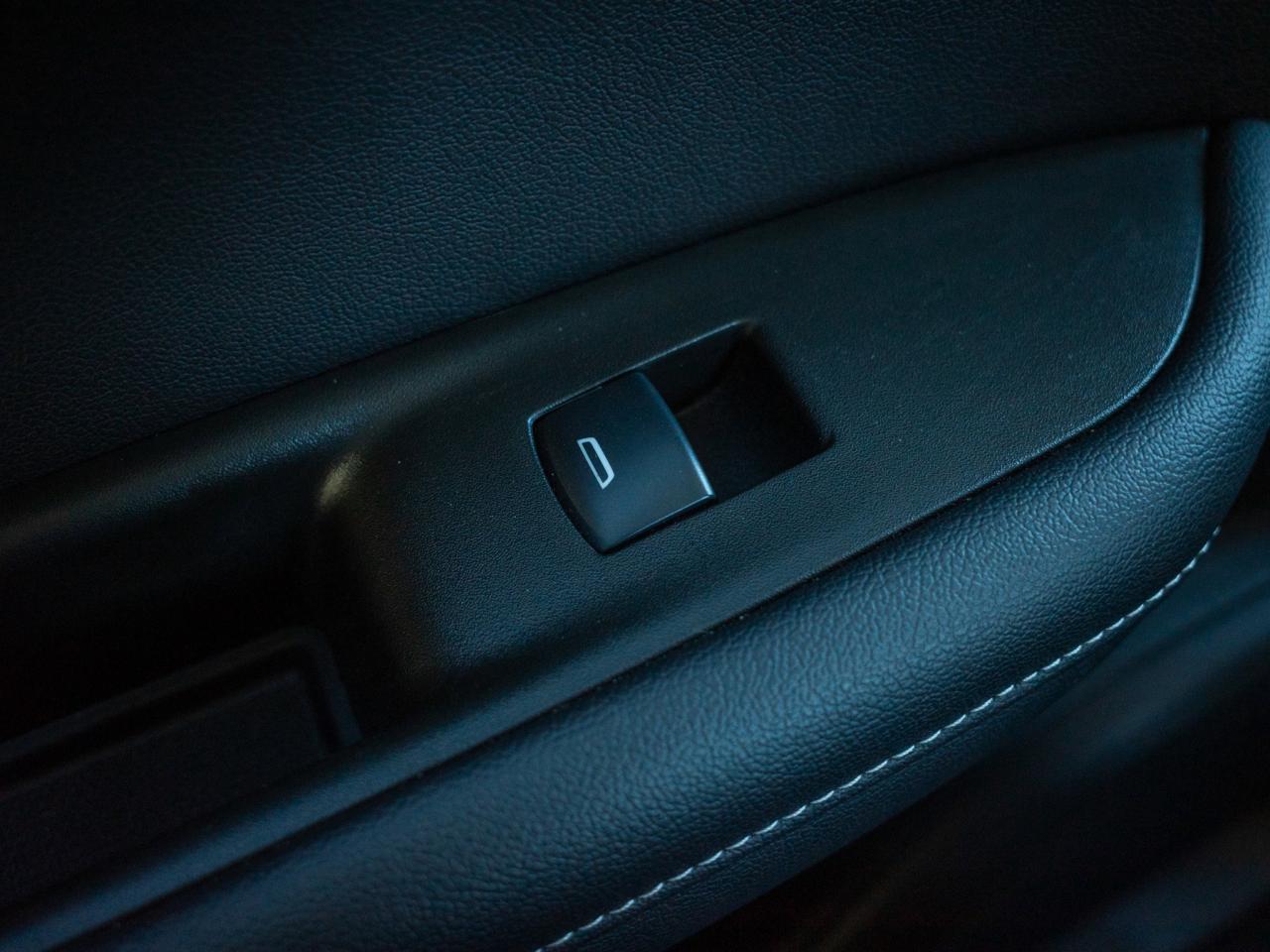 2024 Chevrolet Blazer LT- 10.2-inch Touchscreen Photo