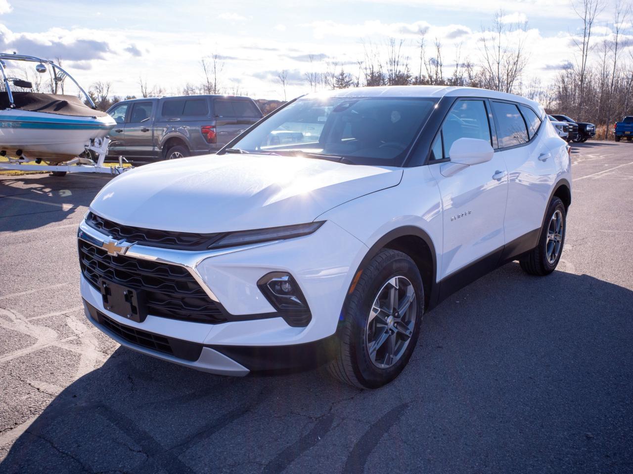 2024 Chevrolet Blazer LT- 10.2-inch Touchscreen Photo
