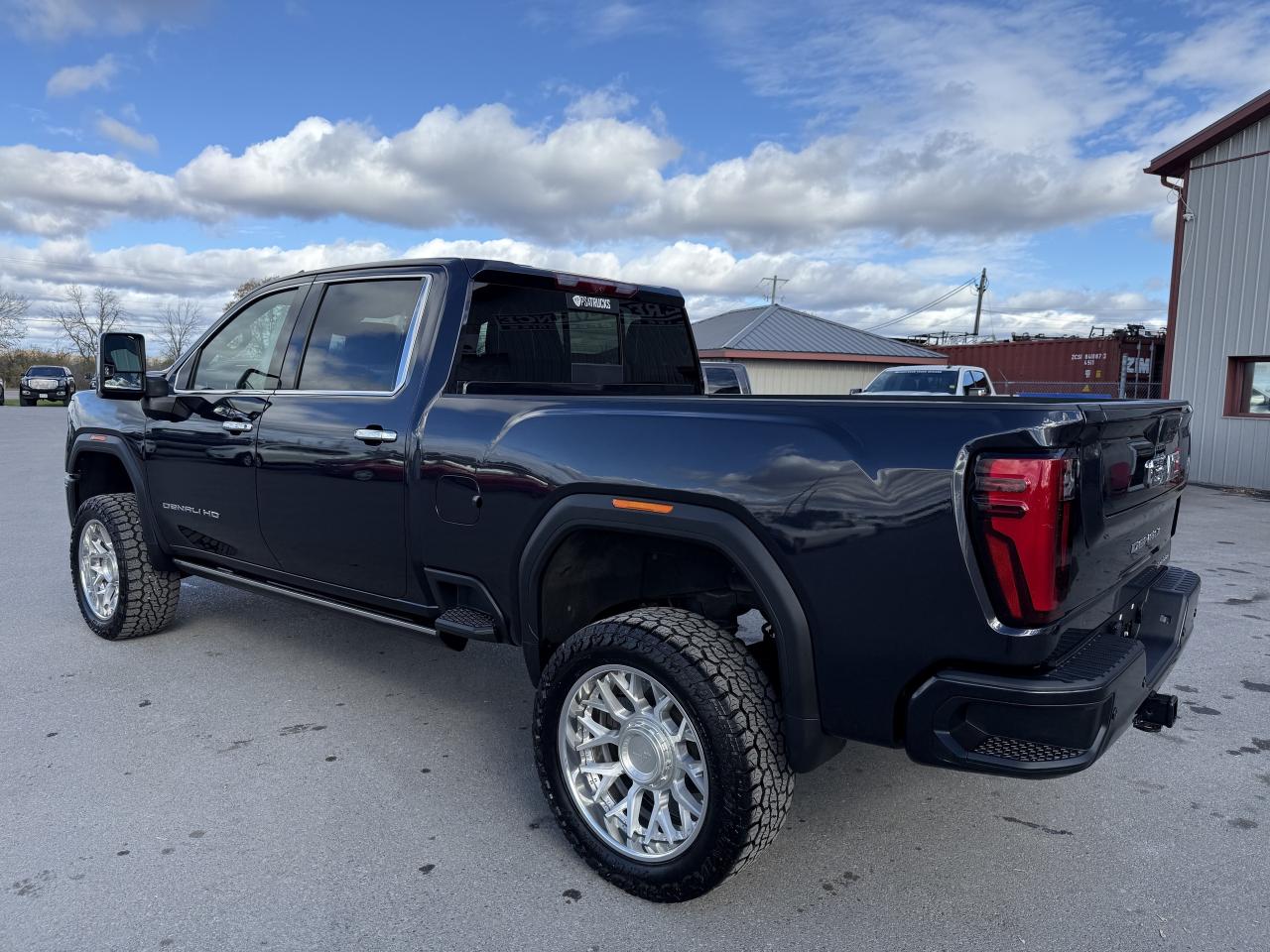 2024 GMC SIERRA 2500HD DENALI ULTIMATE BDS LIFT/WHEEL/TIRE PKG!! Photo