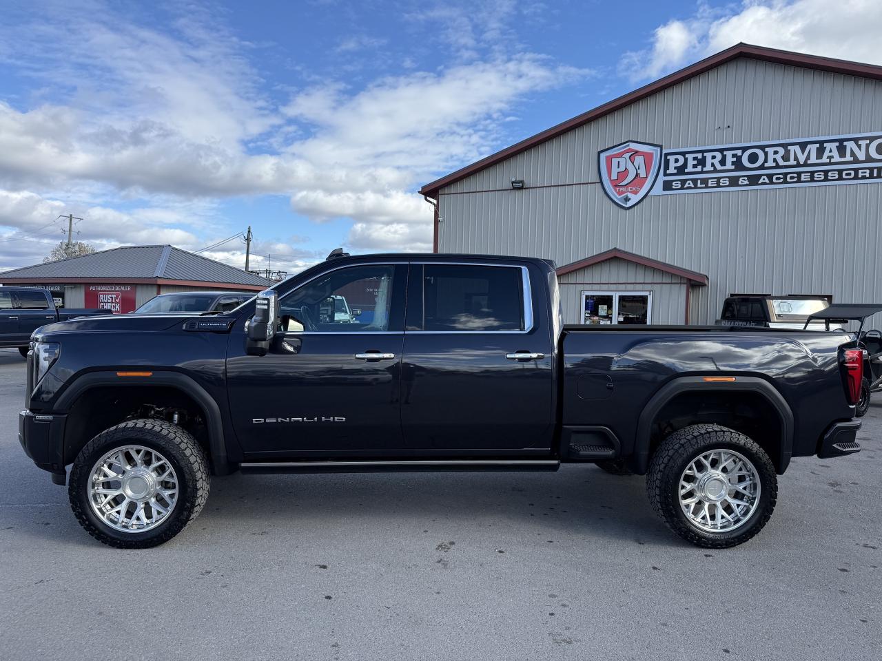 2024 GMC SIERRA 2500HD DENALI ULTIMATE BDS LIFT/WHEEL/TIRE PKG!! Photo