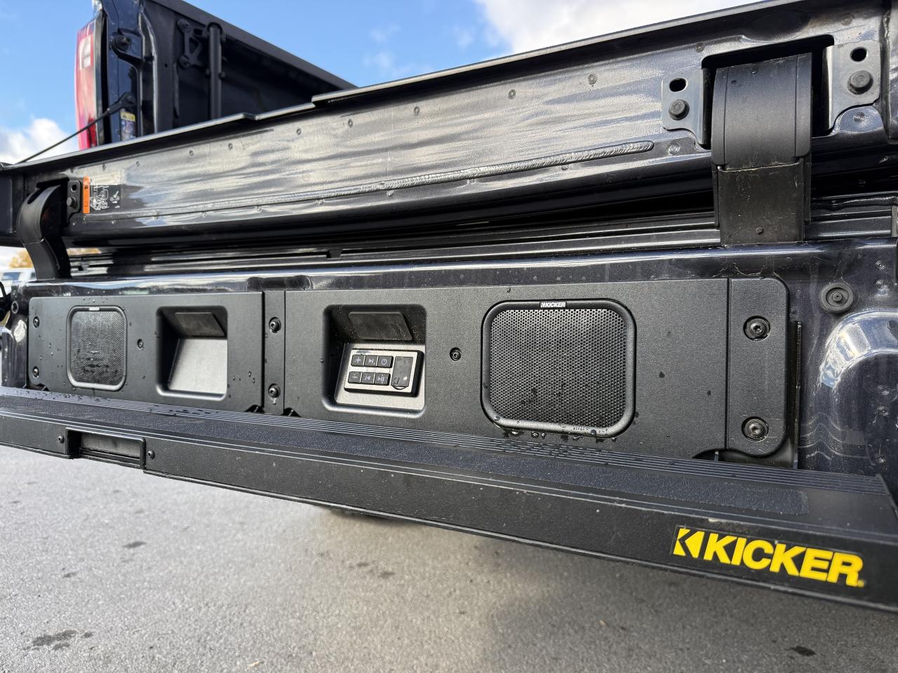 2024 GMC SIERRA 2500HD DENALI ULTIMATE BDS LIFT/WHEEL/TIRE PKG!! Photo