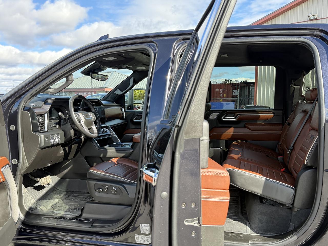 2024 GMC SIERRA 2500HD DENALI ULTIMATE BDS LIFT/WHEEL/TIRE PKG!! Photo