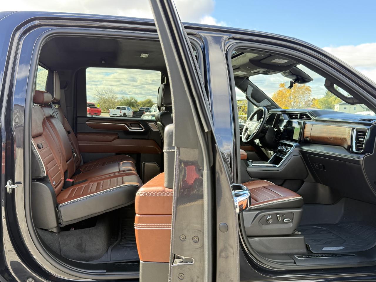 2024 GMC SIERRA 2500HD DENALI ULTIMATE BDS LIFT/WHEEL/TIRE PKG!! Photo