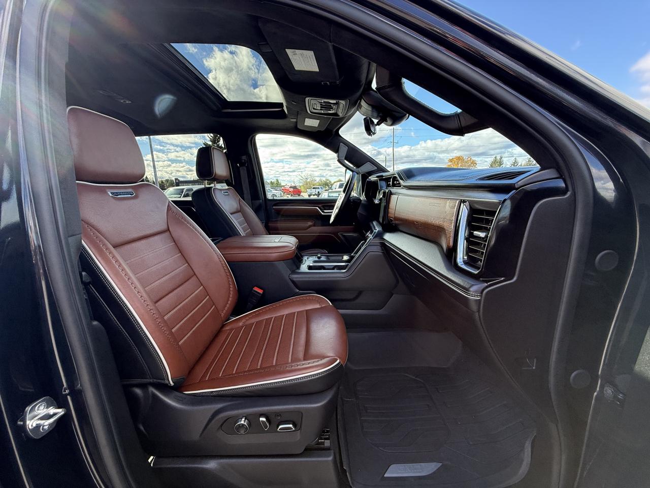 2024 GMC SIERRA 2500HD DENALI ULTIMATE BDS LIFT/WHEEL/TIRE PKG!! Photo