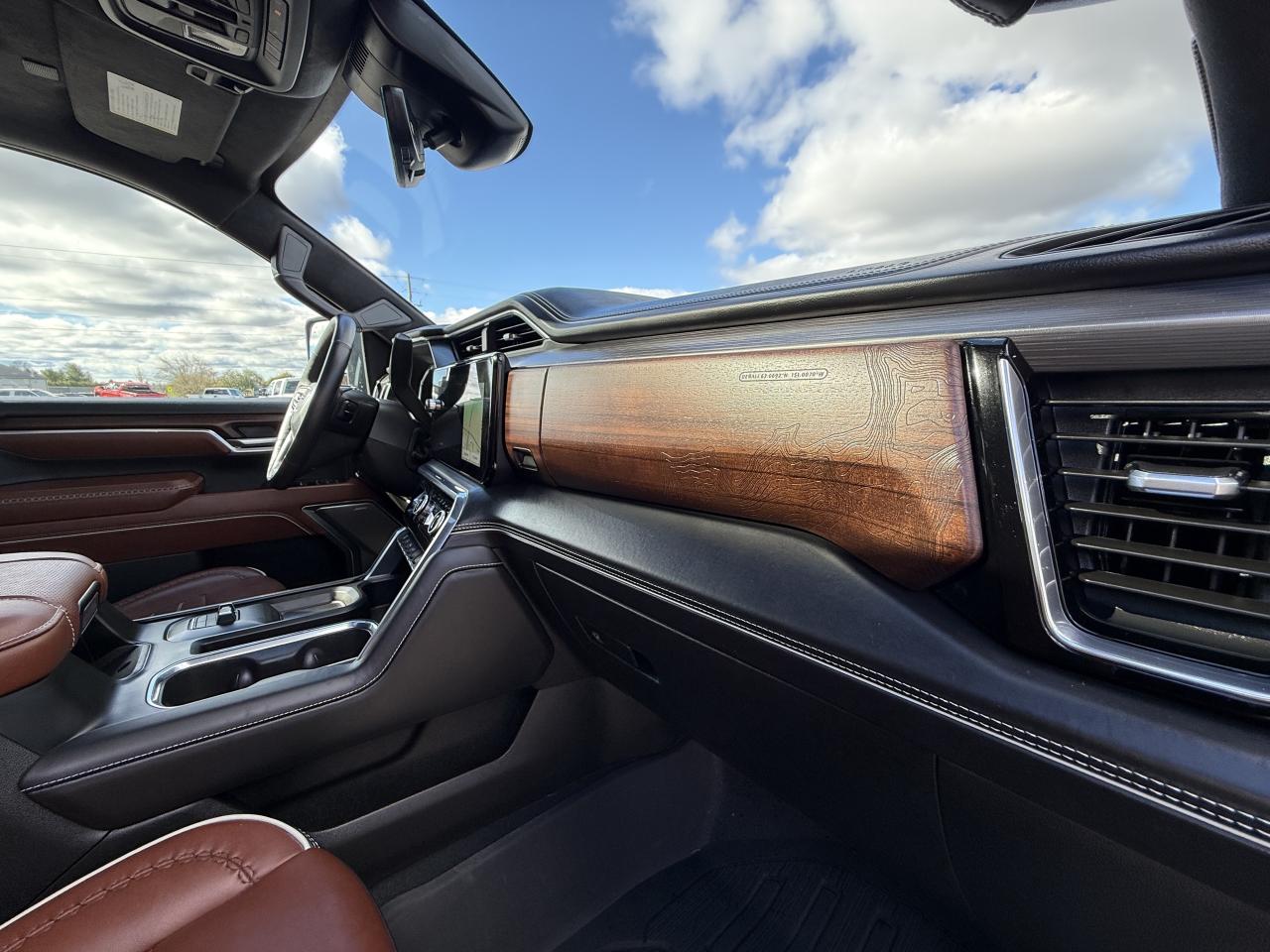 2024 GMC SIERRA 2500HD DENALI ULTIMATE BDS LIFT/WHEEL/TIRE PKG!! Photo