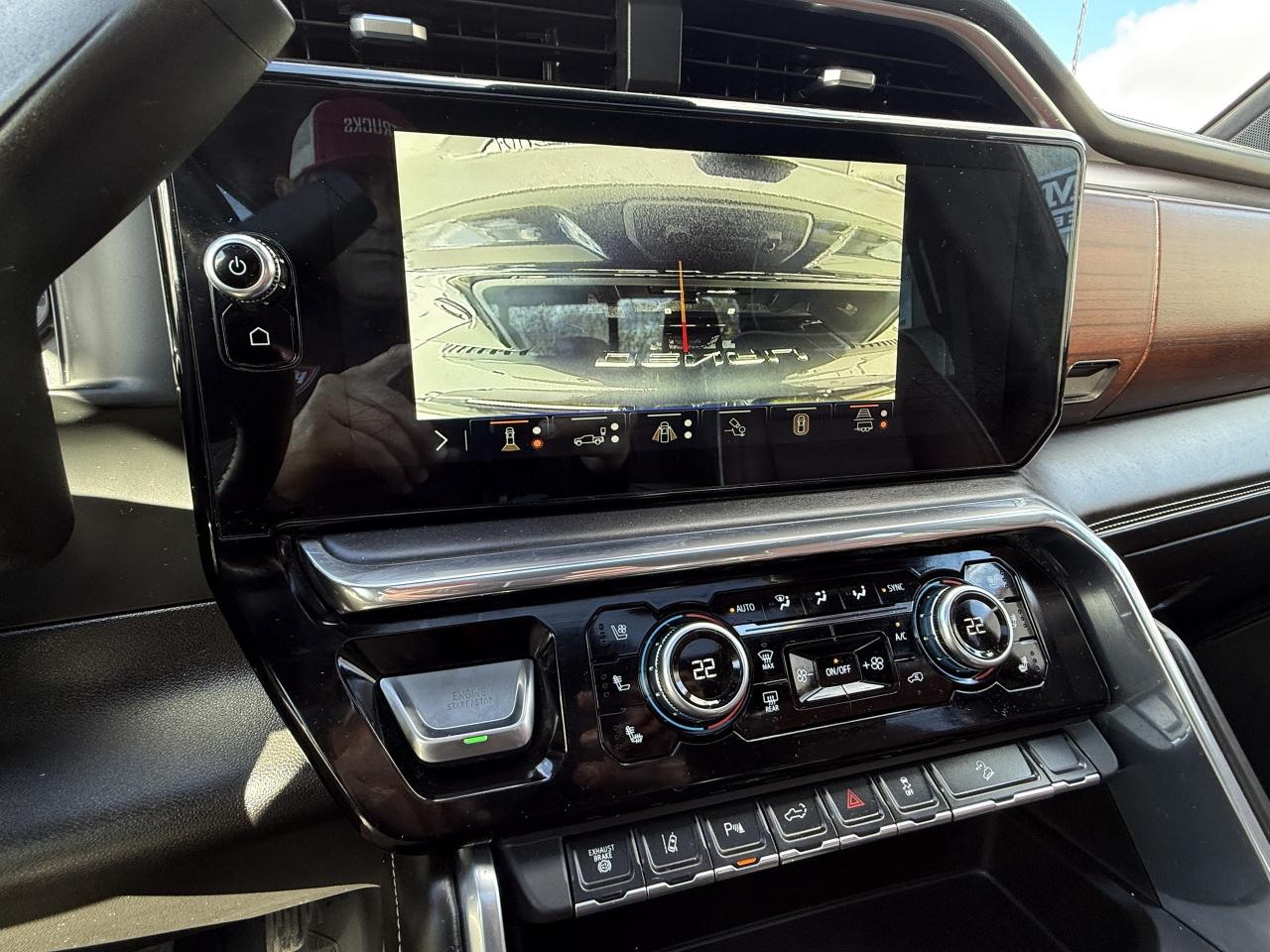 2024 GMC SIERRA 2500HD DENALI ULTIMATE BDS LIFT/WHEEL/TIRE PKG!! Photo