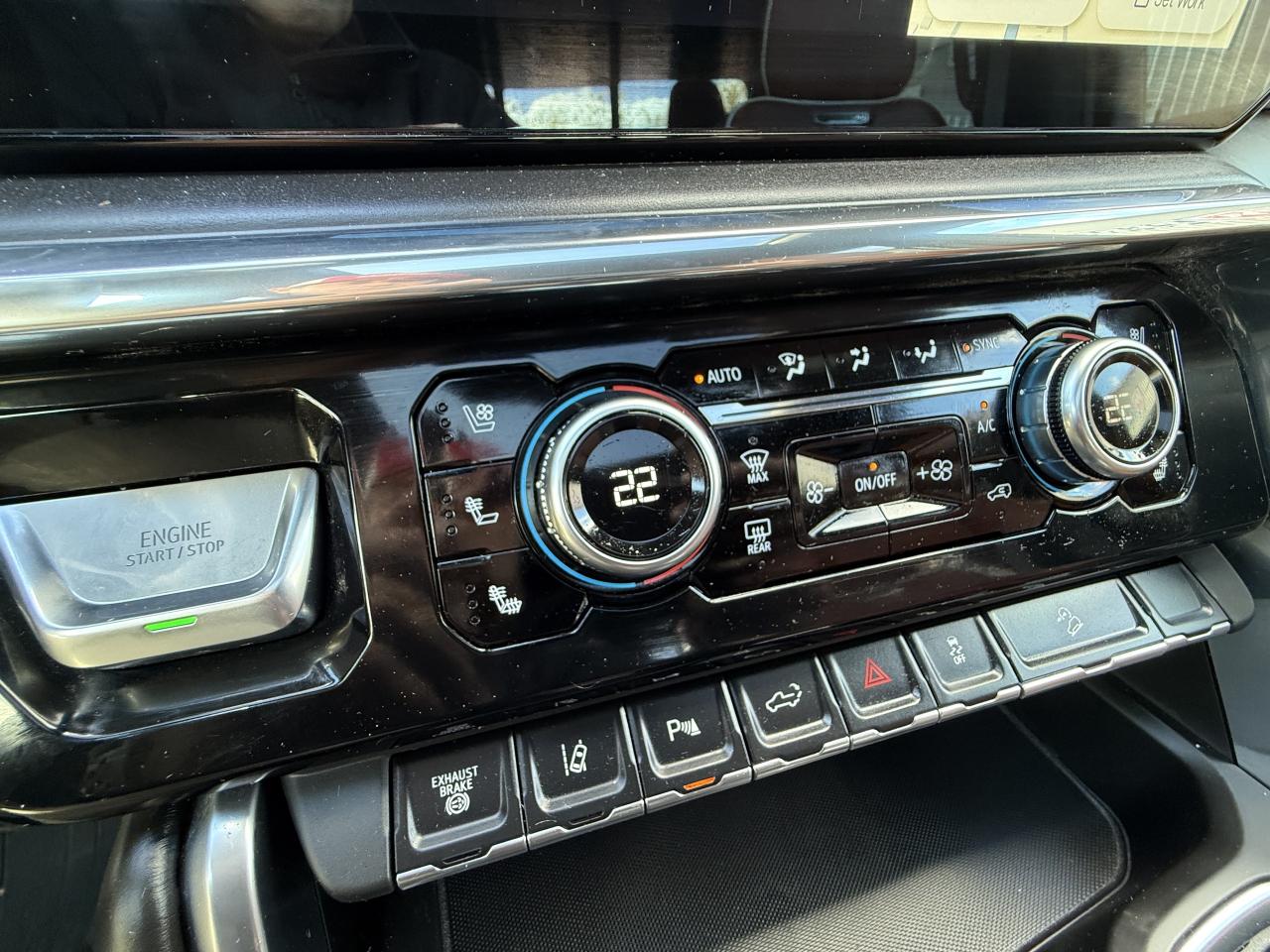 2024 GMC SIERRA 2500HD DENALI ULTIMATE BDS LIFT/WHEEL/TIRE PKG!! Photo