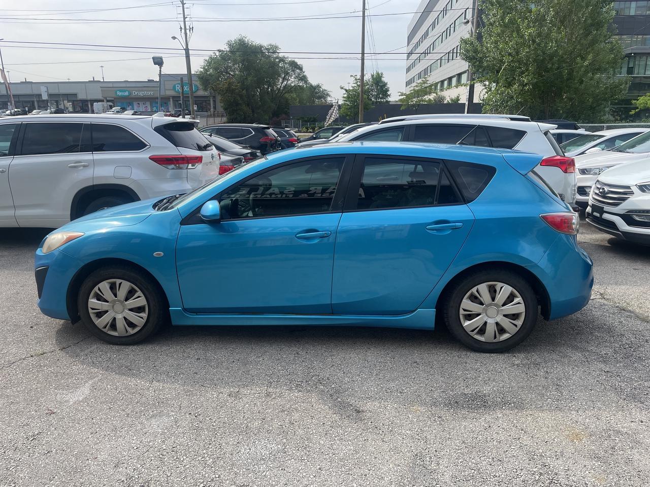 2010 Mazda MAZDA3 4dr HB Sport GS Photo2