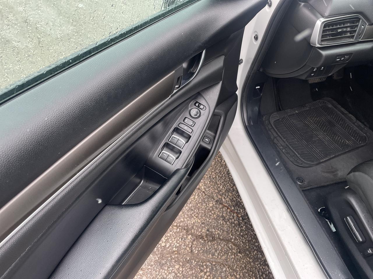 2018 Honda Accord LX CVT Photo