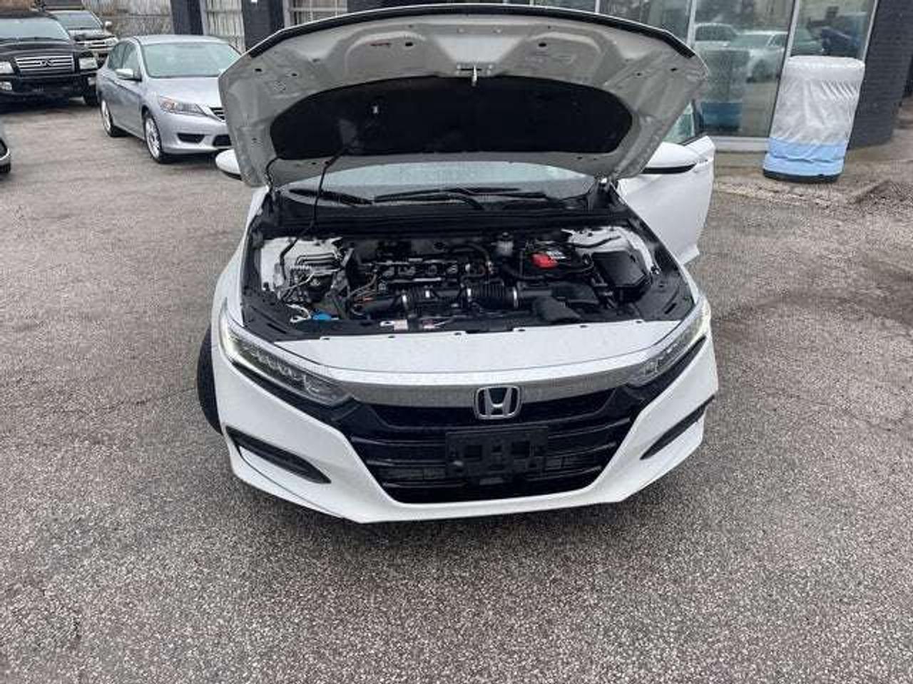 2018 Honda Accord LX Photo2