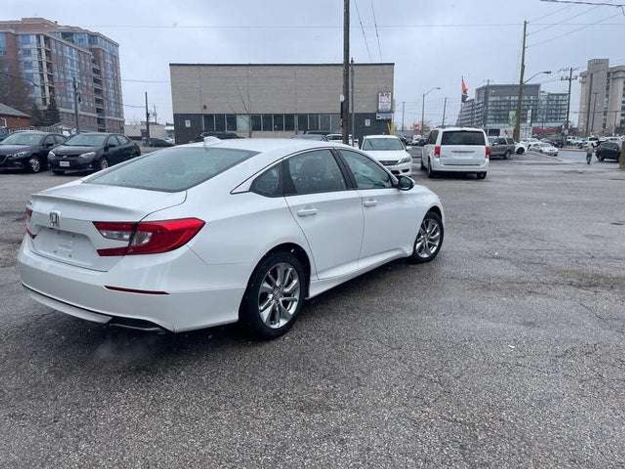 2018 Honda Accord LX Photo