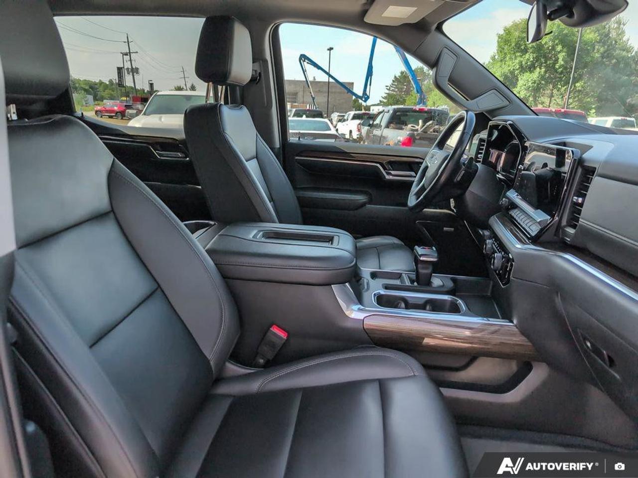 2022 Chevrolet Silverado 1500 LT Trail BossOne Owner   Heated Seats   Remote Sta Photo