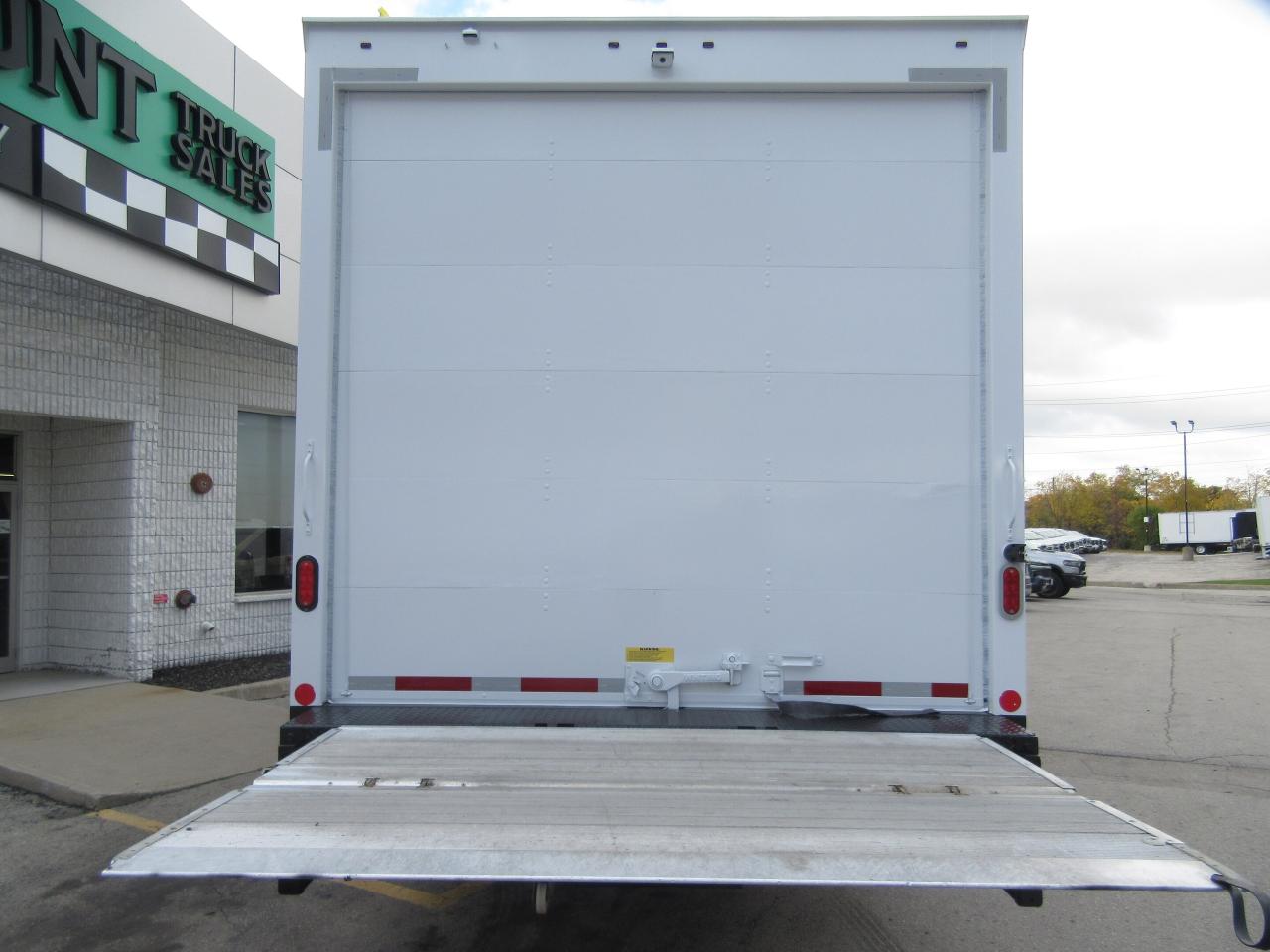 2022 Ford F-650 20FT HIGH & WIDE BOX POWER LIFTGATE Photo