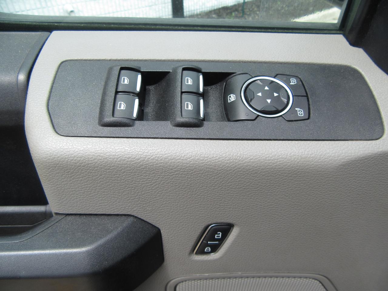 2022 Ford F-550 CREW CAB 4X4 DIESEL NEW 12 FT MORGAN ALUM  BOX Photo