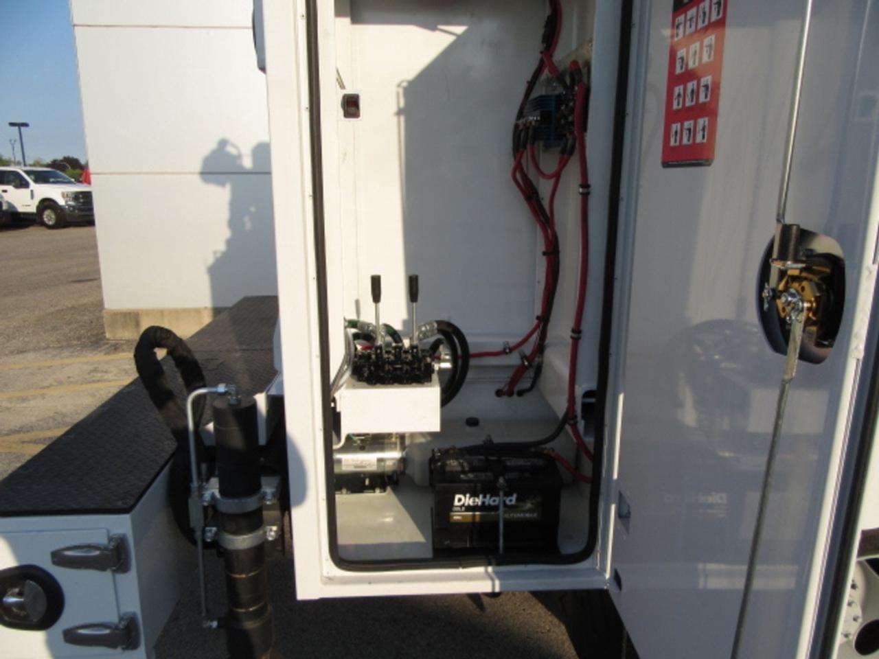 2021 Ford Super Duty F-550 DIESEL CREW CAB 4X4 NEW SERVICE / UTILITY BODY Photo