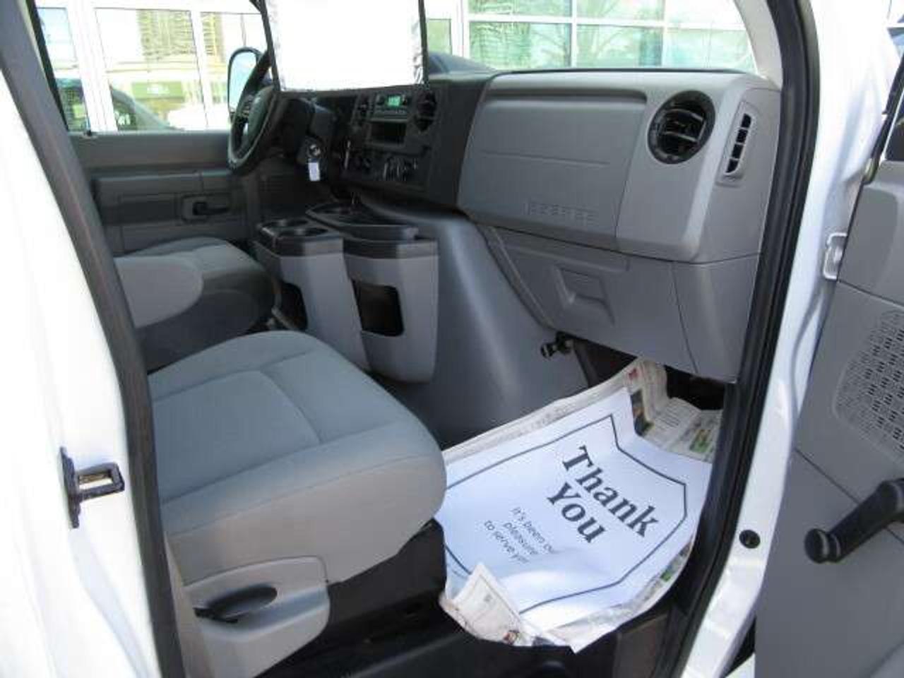 2021 Ford E-450 GAS WITH 16 FT UNICELL BOX & RAMP /   6  IN STOCK Photo2
