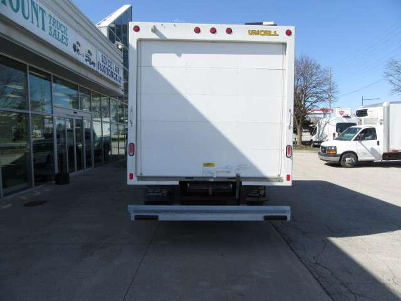 2021 Ford E-450 GAS WITH 16 FT UNICELL BOX & RAMP /   6  IN STOCK Photo