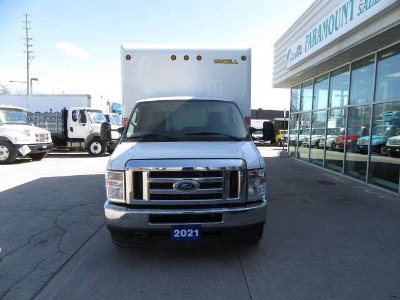 2021 Ford E-450 GAS WITH 16 FT UNICELL BOX & RAMP /   6  IN STOCK Photo