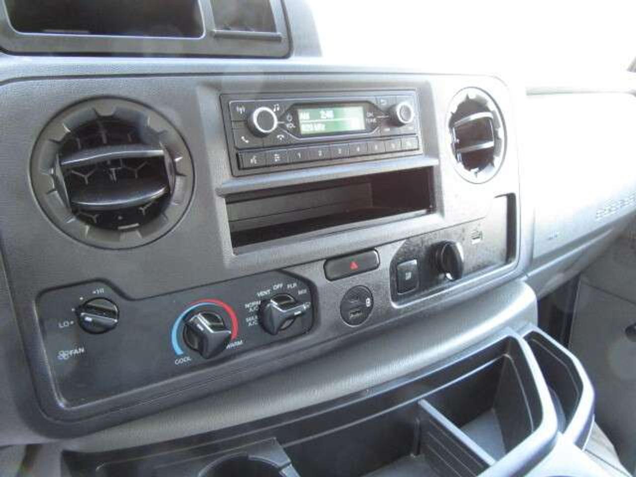 2021 Ford E-450 GAS WITH 16 FT UNICELL BOX & RAMP /   6  IN STOCK Photo