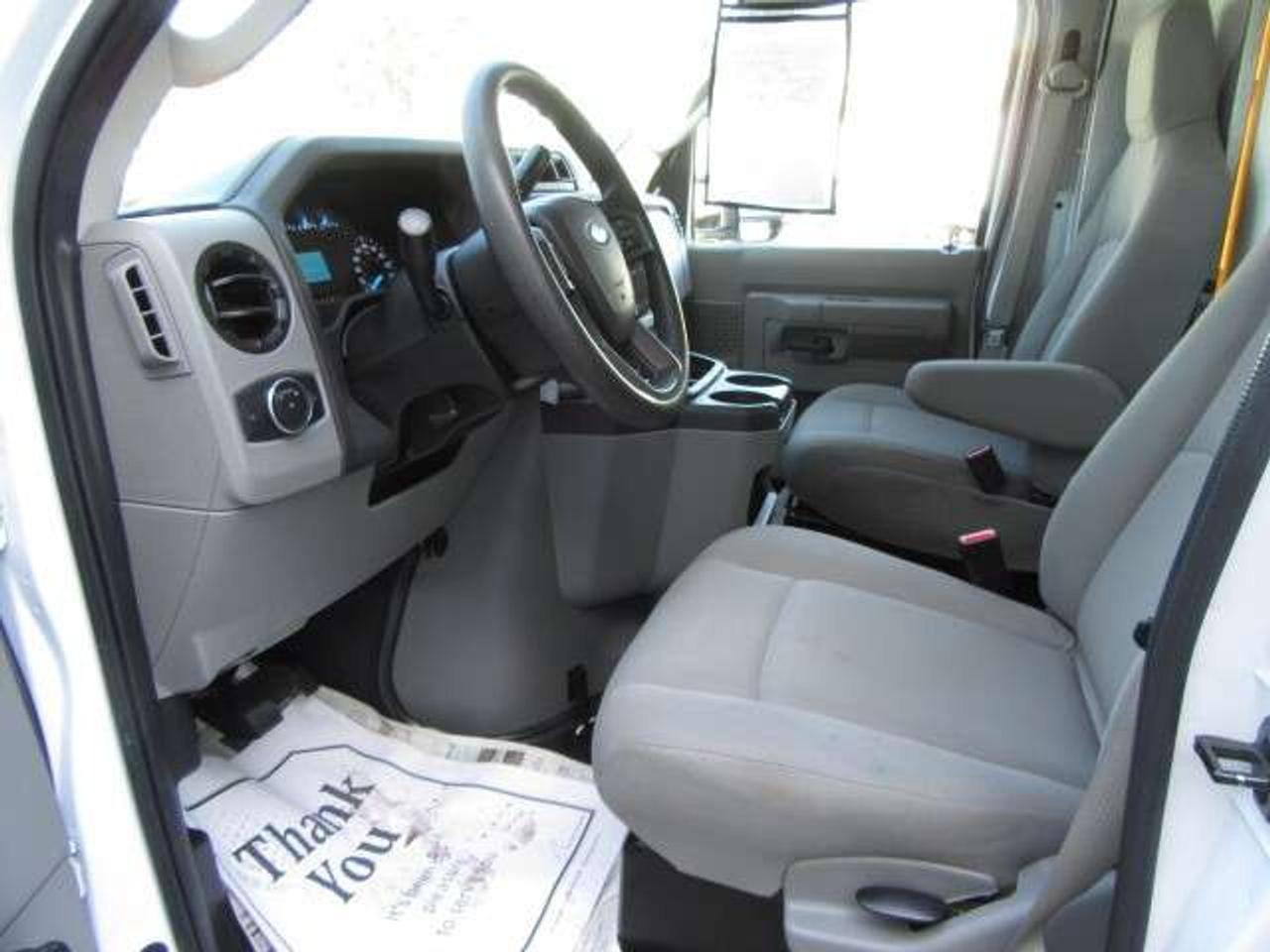 2021 Ford E-450 GAS WITH 16 FT UNICELL BOX & RAMP /   6  IN STOCK Photo