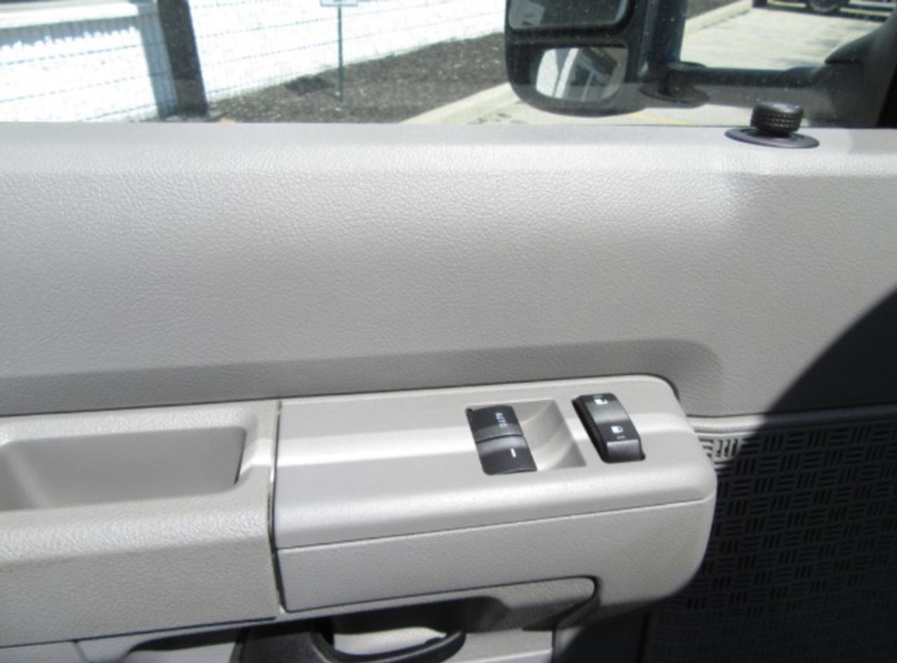 2024 Ford Super Duty E-450 DRW GAS 16FT HIGH BOX CUBE VAN WITH ROLL OUT RAMP Photo