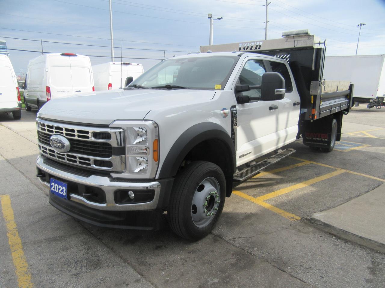 2023 Ford F-550 CREW CAB 4X4 DIESEL WITH 12FT STEEL DUMP BOX Photo4