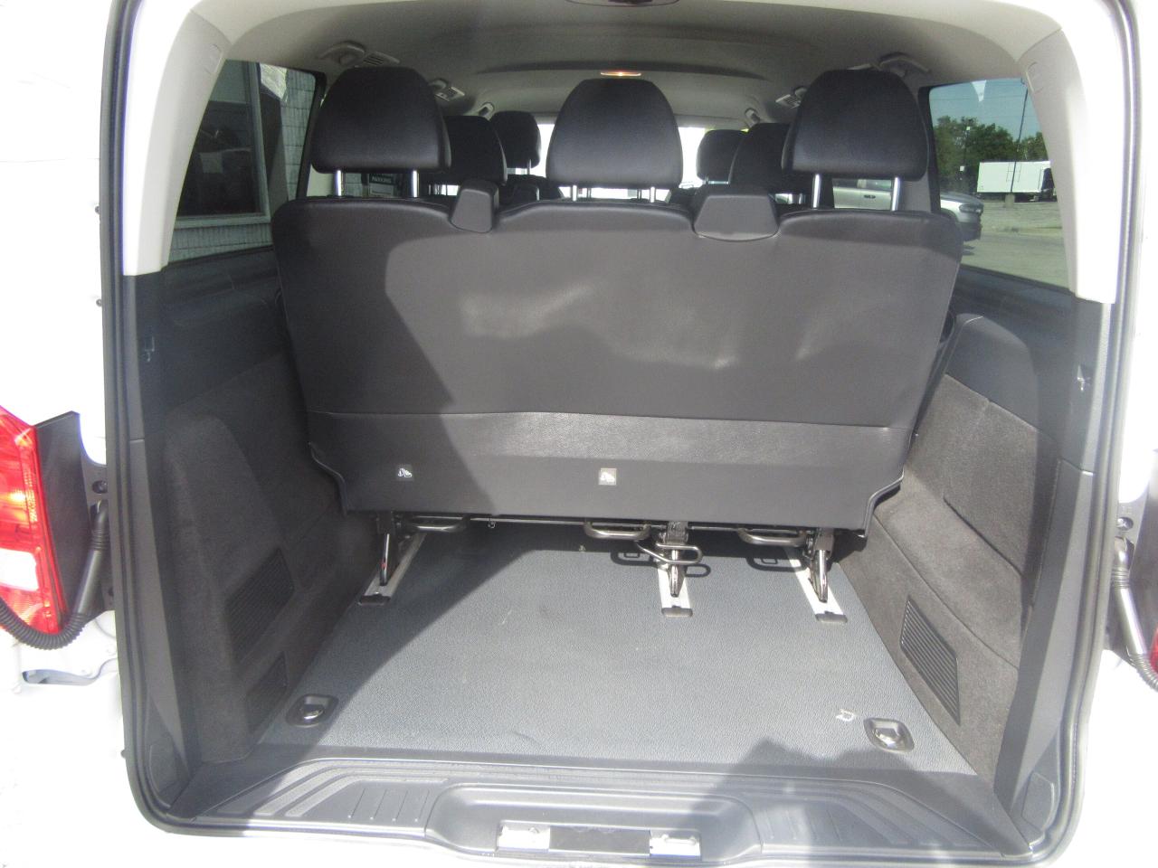 2023 Mercedes-Benz Metris Passenger Van 8 PASSENGER VAN Photo